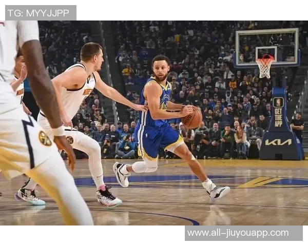 库里积极联系各方寻求好鞋期待一场穿三双不同鞋的精彩比赛