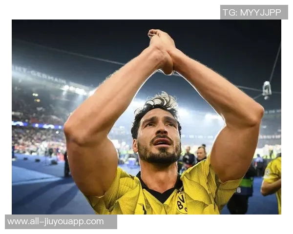 胡梅尔斯与穆勒重聚羊头牌锦标赛合影引发球迷热议